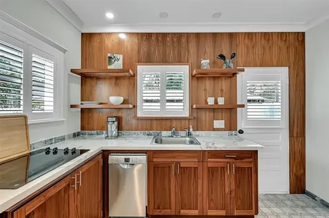 311 E 8th Street Houston TX 77007