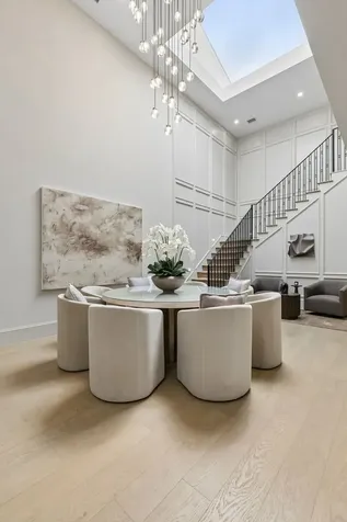 10 S Briar Hollow Lane 15 Houston TX 77027