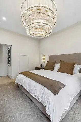 10 S Briar Hollow Lane 15 Houston TX 77027