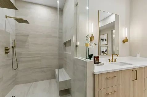 10 S Briar Hollow Lane 15 Houston TX 77027