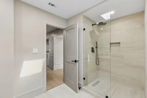 10 S Briar Hollow Lane 15 Houston TX 77027