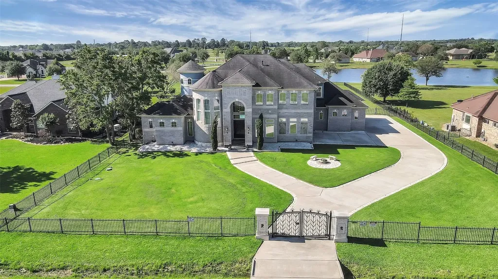 19715 Lake Stone Court Tomball TX 77377