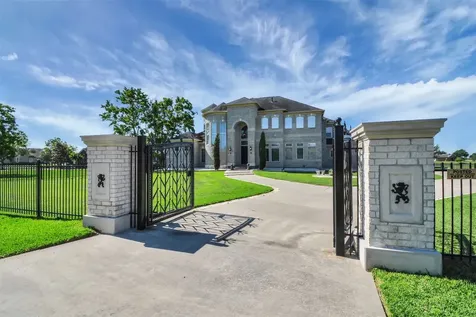 19715 Lake Stone Court Tomball TX 77377