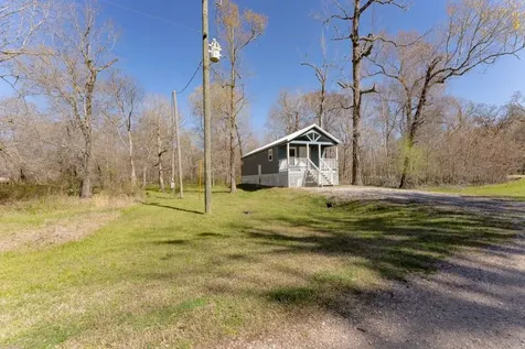 129 Shoreline Drive Cleveland TX 77327
