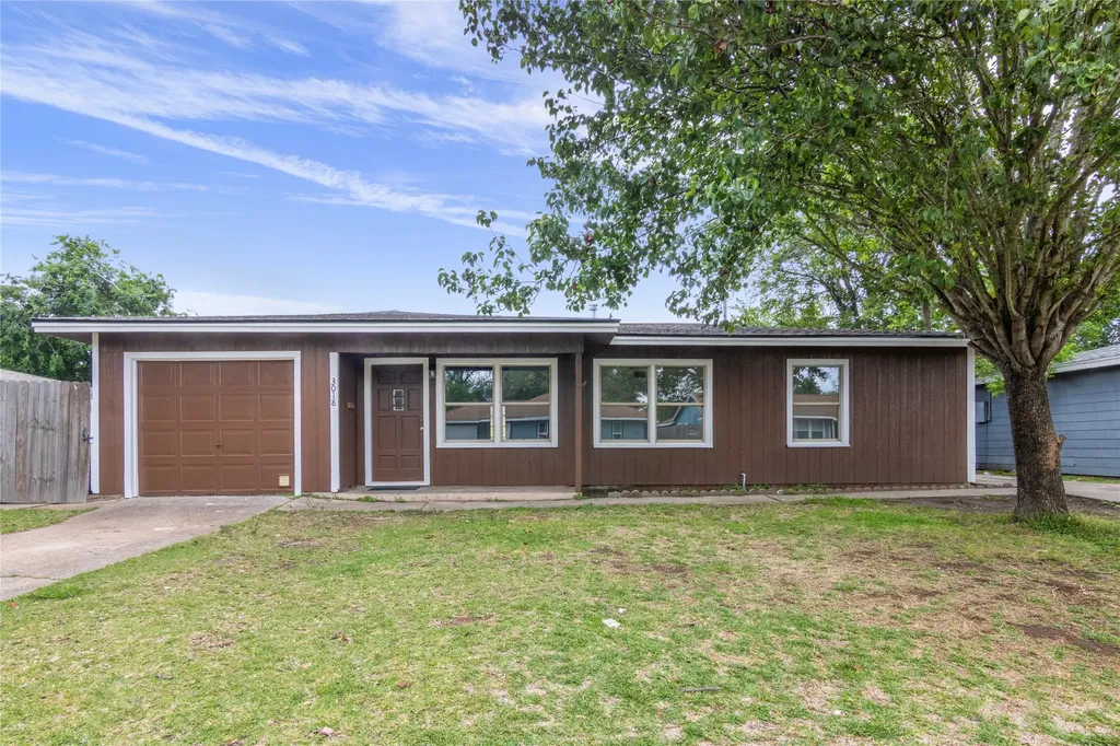 3018 Vance Avenue Texas City TX 77590