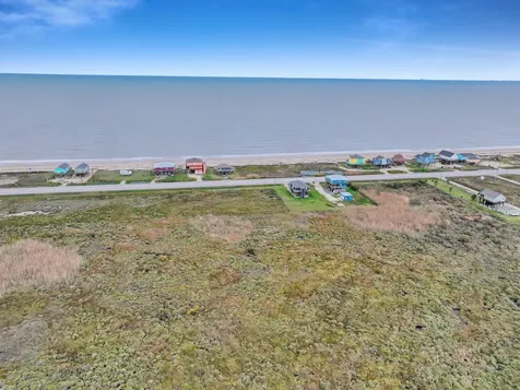2409 Highway 87 Gilchrist TX 77617