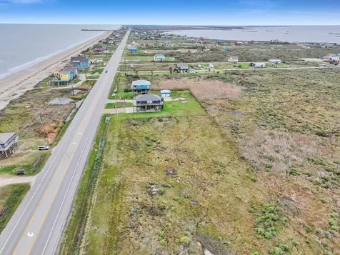 2409 Highway 87 Gilchrist TX 77617
