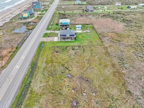 2409 Highway 87 Gilchrist TX 77617