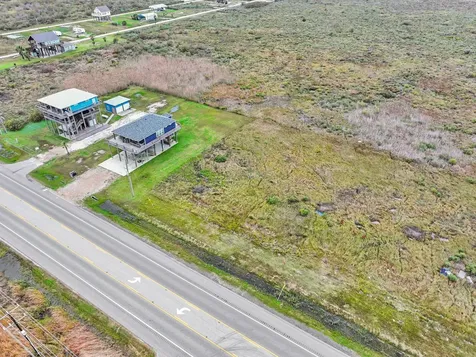 2409 Highway 87 Gilchrist TX 77617