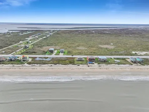 2409 Highway 87 Gilchrist TX 77617