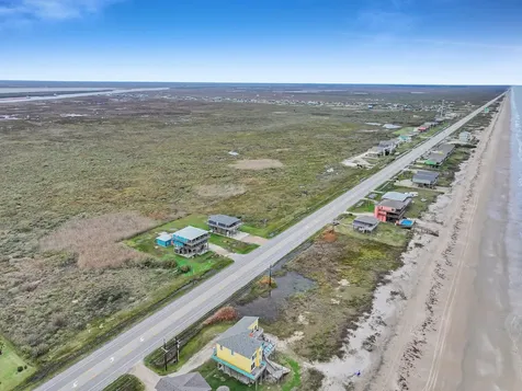 2409 Highway 87 Gilchrist TX 77617