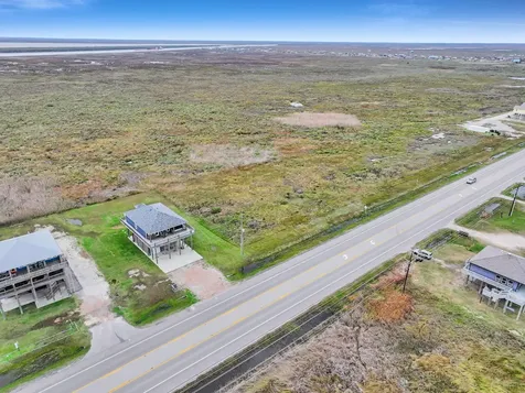 2409 Highway 87 Gilchrist TX 77617