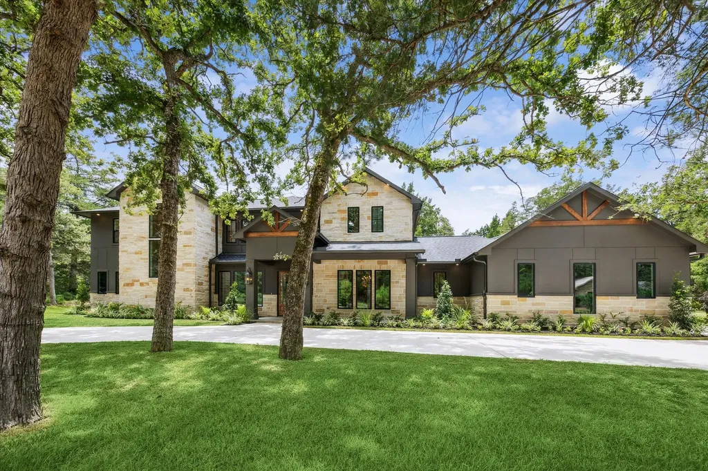 211 St Andrews Drive New Ulm TX 78950