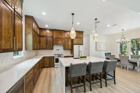 211 St Andrews Drive New Ulm TX 78950