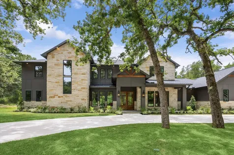211 St Andrews Drive New Ulm TX 78950