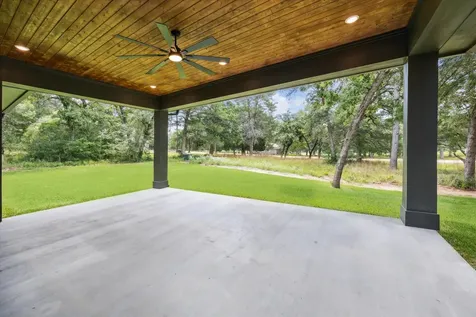 211 St Andrews Drive New Ulm TX 78950