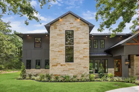 211 St Andrews Drive New Ulm TX 78950