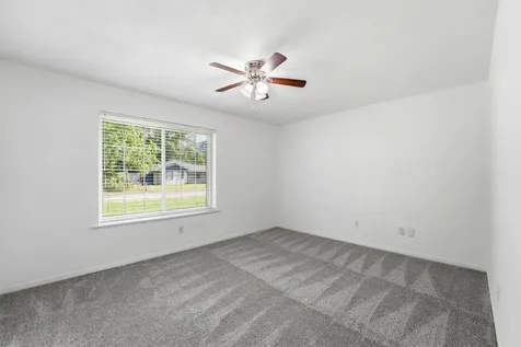 1300 E Hanson Street Cleveland TX 77327