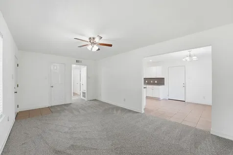 1300 E Hanson Street Cleveland TX 77327