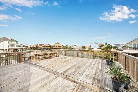 1814 Tiki Drive Tiki Island TX 77554