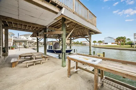 1814 Tiki Drive Tiki Island TX 77554
