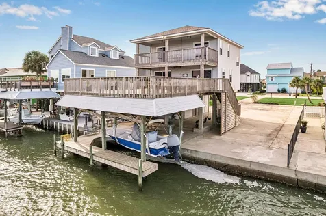 1814 Tiki Drive Tiki Island TX 77554