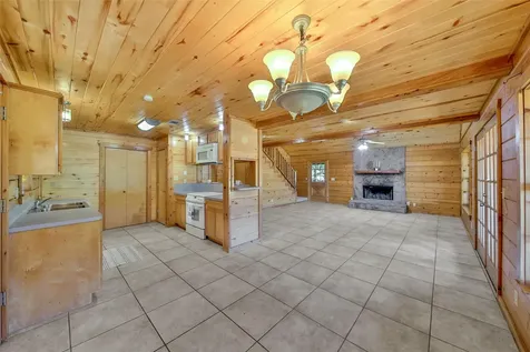 76 Hunters Creek Drive Huntsville TX 77340