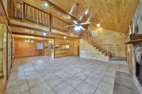 76 Hunters Creek Drive Huntsville TX 77340