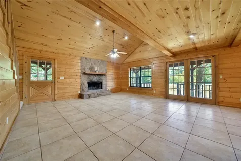 76 Hunters Creek Drive Huntsville TX 77340