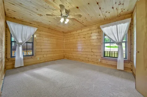 76 Hunters Creek Drive Huntsville TX 77340