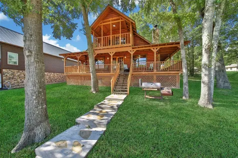 76 Hunters Creek Drive Huntsville TX 77340