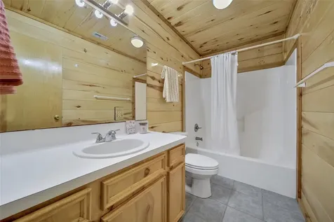 76 Hunters Creek Drive Huntsville TX 77340
