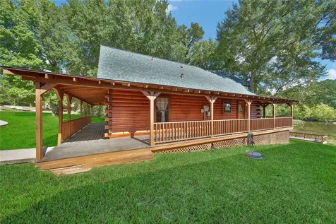 76 Hunters Creek Drive Huntsville TX 77340
