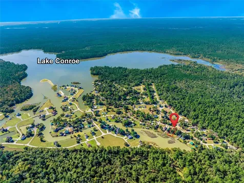 76 Hunters Creek Drive Huntsville TX 77340