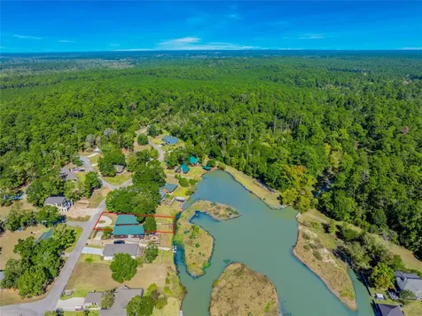 76 Hunters Creek Drive Huntsville TX 77340