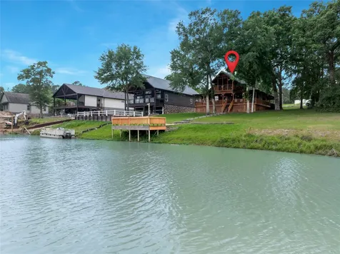 76 Hunters Creek Drive Huntsville TX 77340