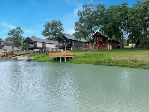 76 Hunters Creek Drive Huntsville TX 77340