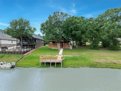 76 Hunters Creek Drive Huntsville TX 77340