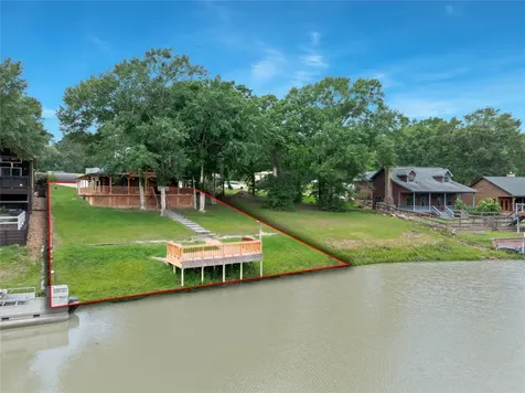 76 Hunters Creek Drive Huntsville TX 77340