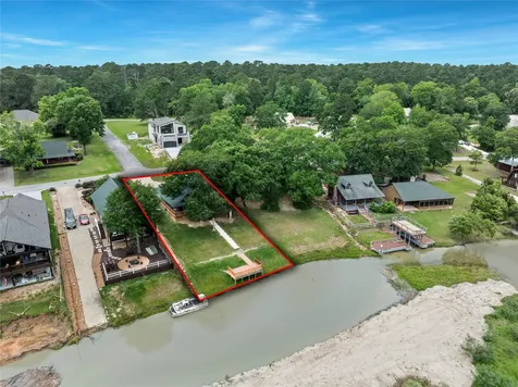 76 Hunters Creek Drive Huntsville TX 77340
