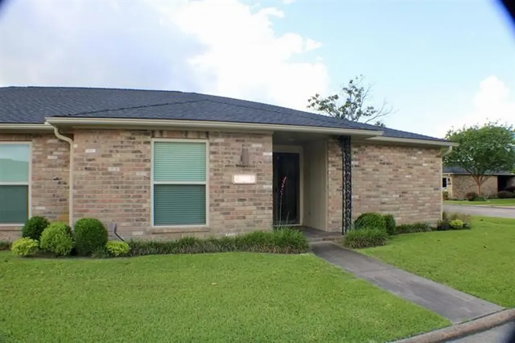 5662 Longwood Street Beaumont TX 77707