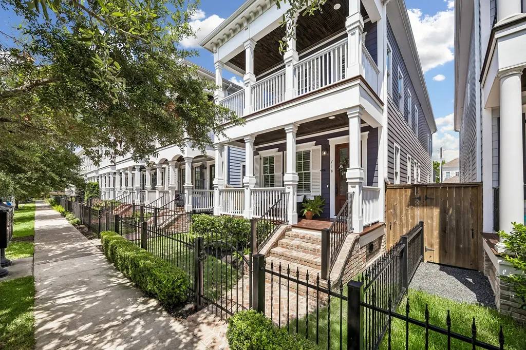 718 Ashland Street Houston TX 77007