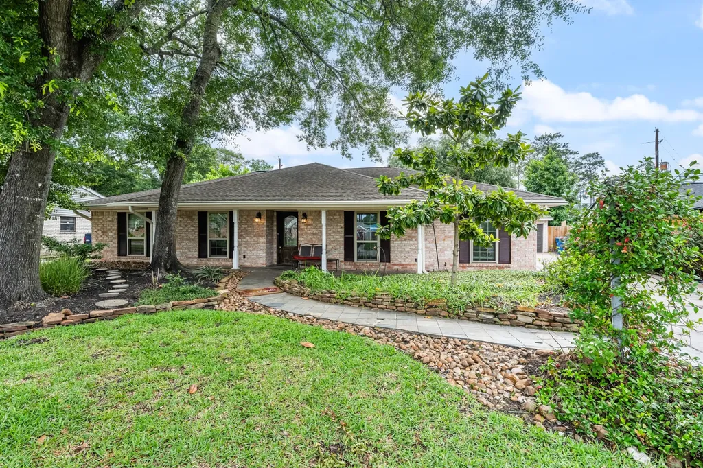 28923 Pine Hill Drive Shenandoah TX 77381