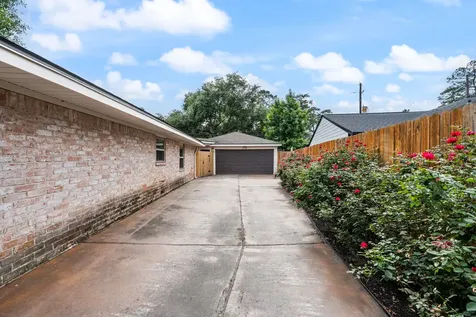 28923 Pine Hill Drive Shenandoah TX 77381