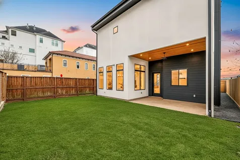 2307 St Emanuel Street Houston TX 77004
