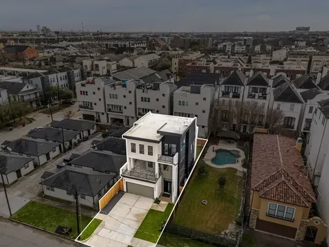 2307 St Emanuel Street Houston TX 77004