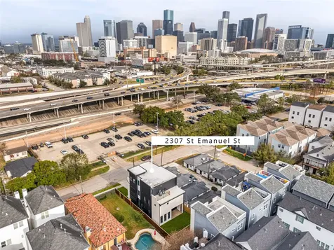 2307 St Emanuel Street Houston TX 77004