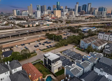 2307 St Emanuel Street Houston TX 77004