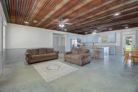 289 County Road 2250 Cleveland TX 77327