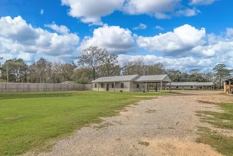 289 County Road 2250 Cleveland TX 77327